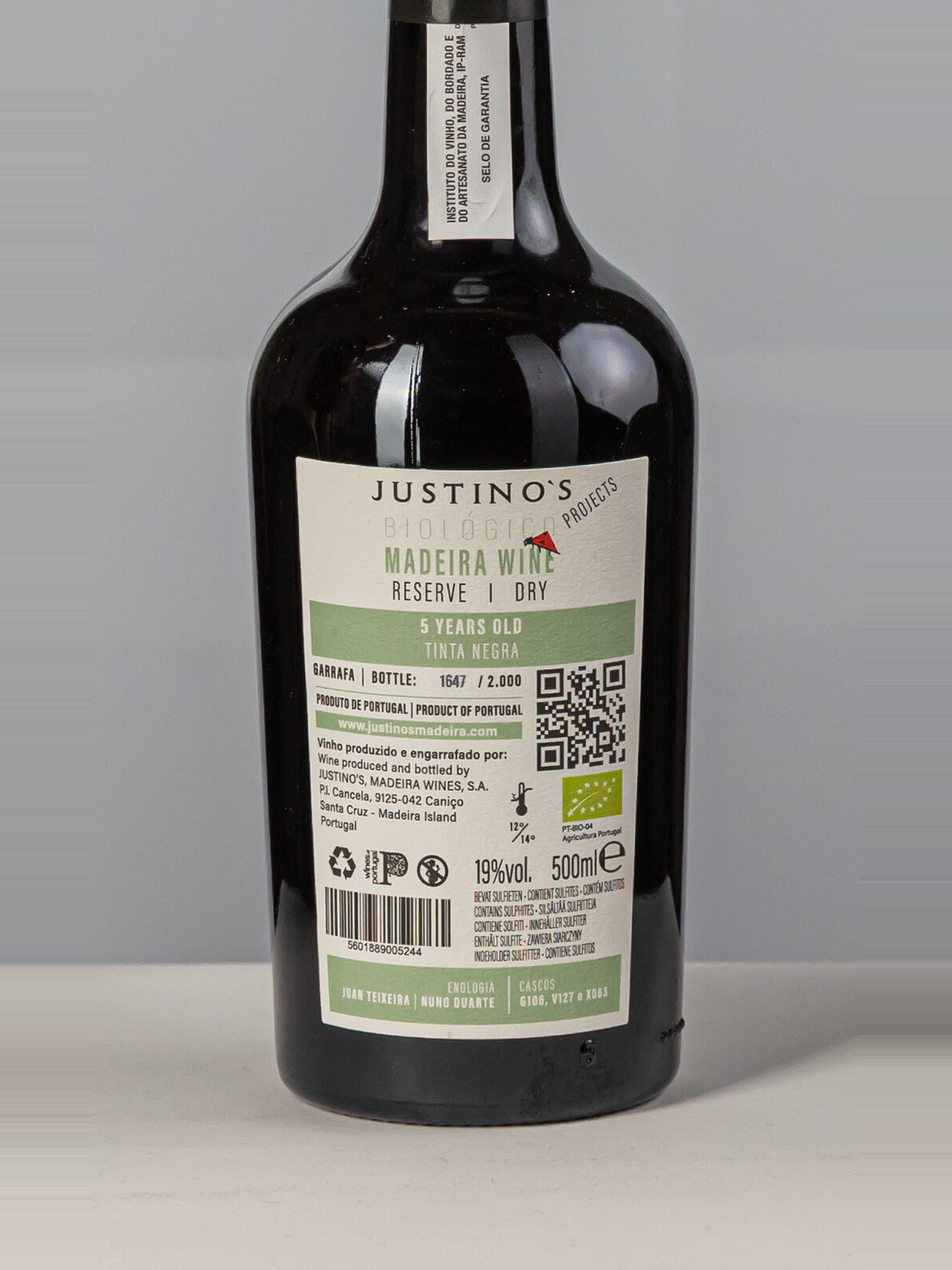 Justinos Madeira Wine Dry 5 Years 4